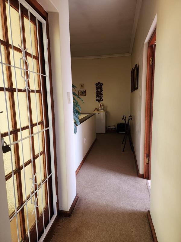 4 Bedroom Property for Sale in Gleemoor Western Cape